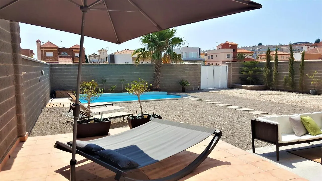 Chalet 5 Bedrooms Private House 300M From Beach Roquetas de Mar